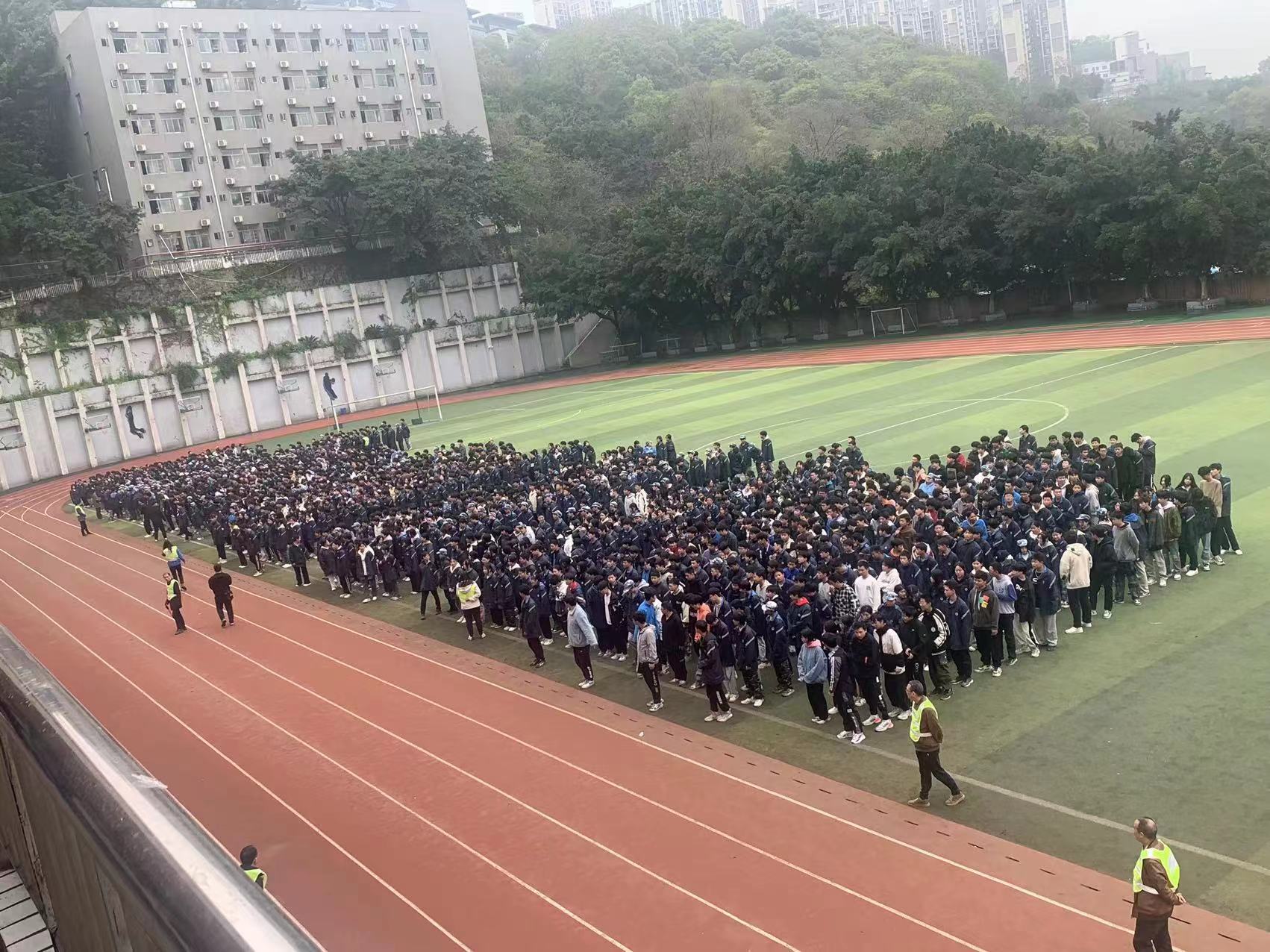 疏散1.jpg